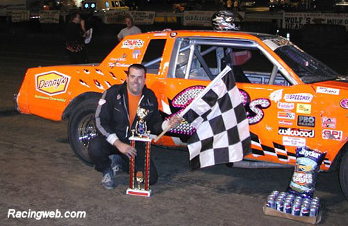 photo of Bob Schwartzmiller, the winner of the Amateur Stock race on 09/20/02